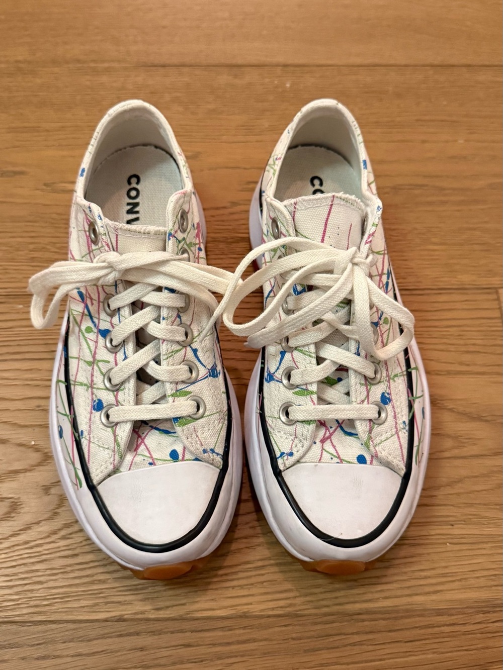 Converse Chuck Taylor Low Top Platform Sneaker